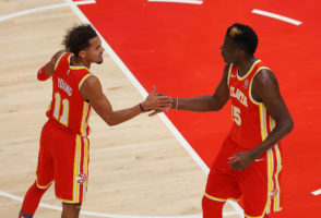 Los Hawks vencen a los Pistons y siguen invictos en la temporada