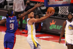 Curry y Wiggins lideran la segunda victoria de los Warriors