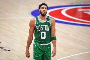 Un 'game-winner' de Jayson Tatum tumba a los Pistons