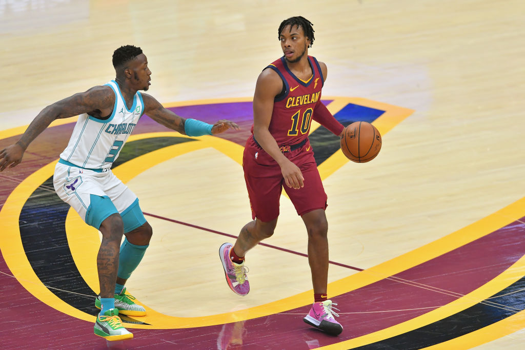 Darius Garland sufre una lesión en el hombro
