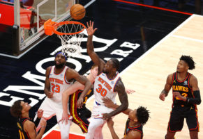 Los Knicks vuelven a sonreír con 54 puntos entre Julius Randle y R.J. Barrett