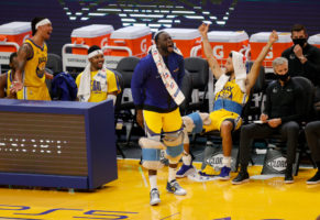 Golden State sigue sonriendo: paliza a Sacramento