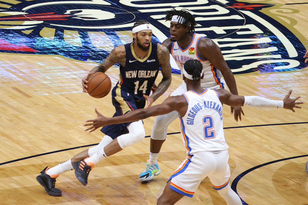 J.J. Redick anima a Brandon Ingram a promediar un triple-doble