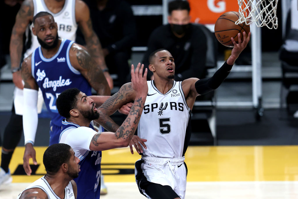 San Antonio frena la racha victoriosa de los Lakers