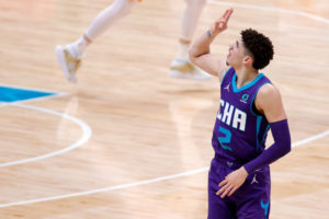 LaMelo Ball, el novato más joven en conseguir un triple-doble