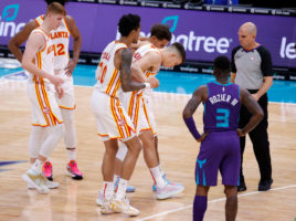 Bogdan Bogdanovic sufre una fractura en su rodilla derecha