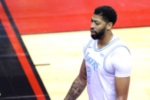 37 puntos de Anthony Davis para imponerse en su Chicago natal