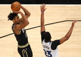 Los Hawks profundizan en la herida de Minnesota