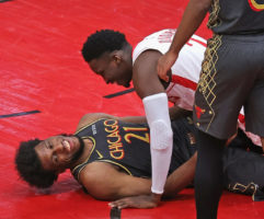Victor Oladipo no evita la derrota en su debut con los Rockets