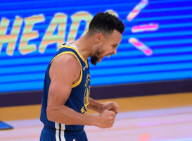 Stephen Curry guía el triunfo ante los Spurs con 26 puntos y 11 rebotes
