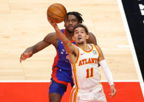 Los Hawks se llevan la victoria en el tiempo extra con 38 puntos de Trae Young