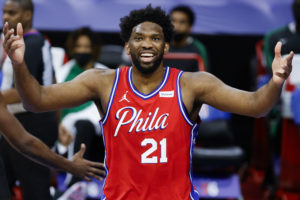 Joel Embiid y Nikola Jokic son nombrados Jugadores de la Semana