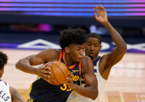 Steve Kerr cambia el plan y manda a Wiseman a la segunda unidad