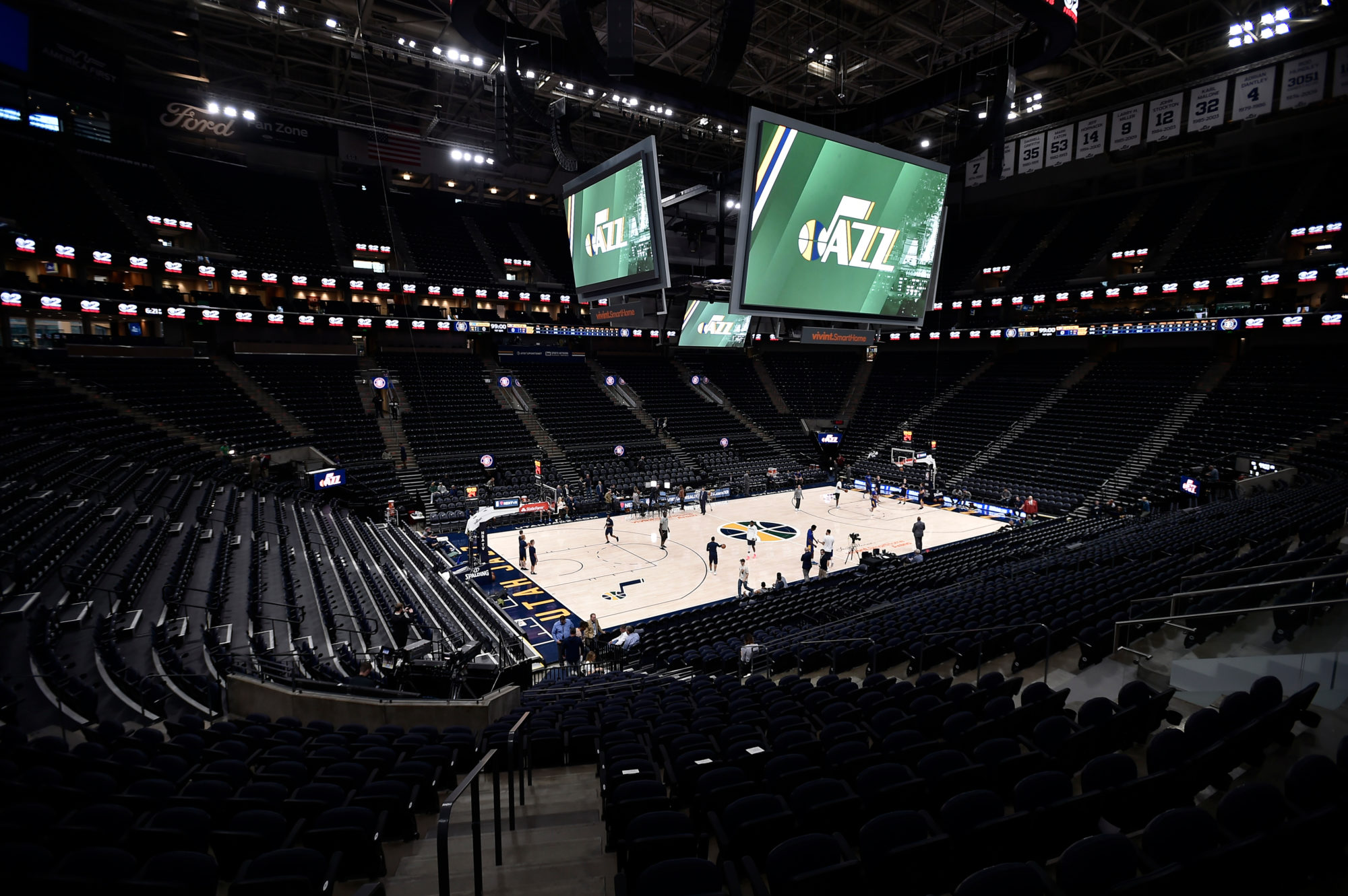 La NBA abre una investigación por las acusaciones contra Dennis Lindsey