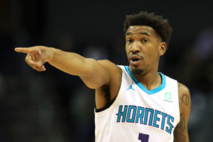 Malik Monk explota con 36 puntos para ganar en Miami