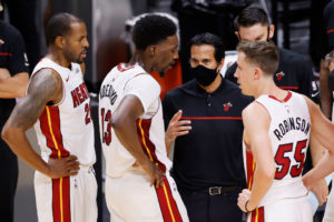 Miami gana y roza los puestos de playoffs