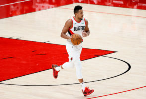 C.J. McCollum seguirá de baja al menos 2 semanas más