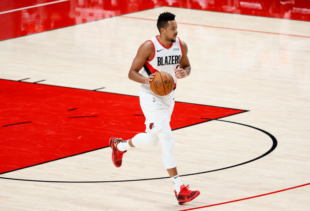 C.J. McCollum seguirá de baja al menos 2 semanas más