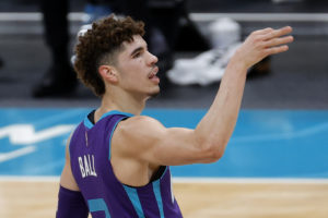 LaMelo Ball y Tyrese Haliburton son elegidos Novatos del Mes