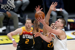 Nikola Jokic y los triples destrozan la racha de Utah