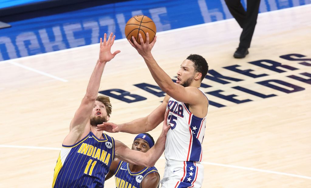 Los 76ers remontan en Indiana pese a la baja de Embiid