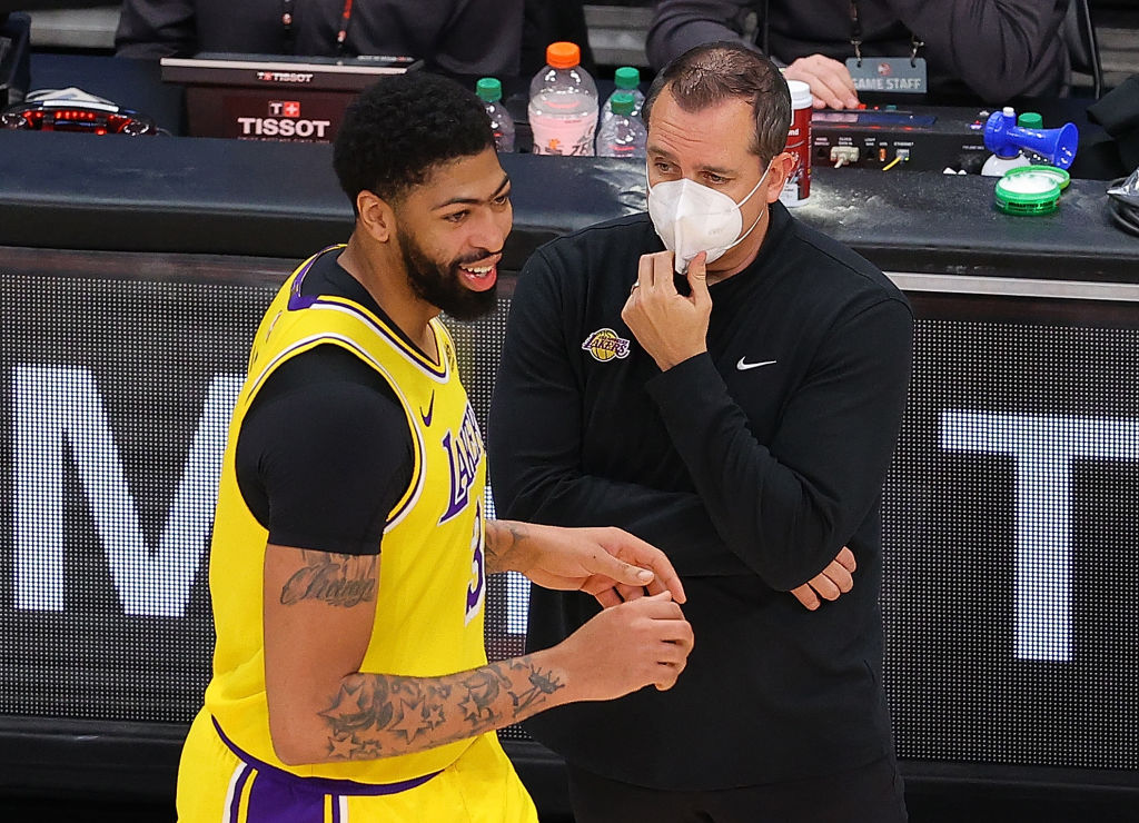 Anthony Davis sufre molestias en el tendón de Aquiles