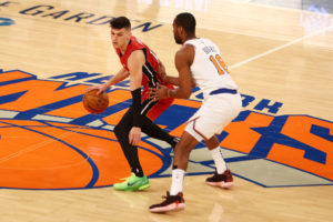 Miami Heat sale victorioso de New York con un triple de Tyler Herro