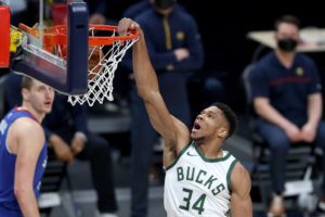 Golpe de autoridad de Milwaukee en Denver
