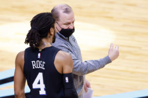 Derrick Rose explica por qué escogió el número 4