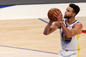 Stephen Curry protagoniza otra soberbia actuación con 36 puntos y 7 triples