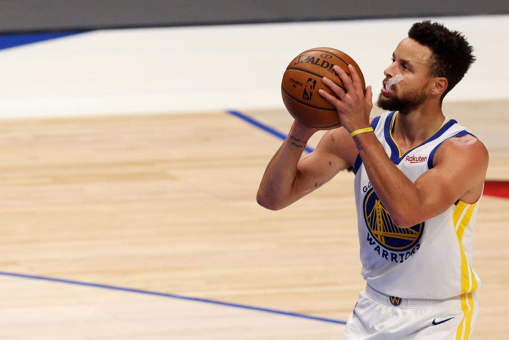 Stephen Curry protagoniza otra soberbia actuación con 36 puntos y 7 triples
