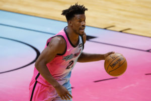 Miami prolonga su racha ganando a los Raptors