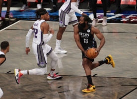 Brooklyn no frena: triple-doble de Harden y nueva victoria