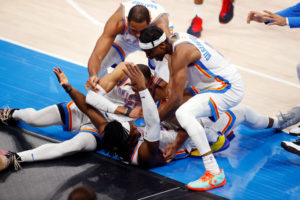 Luguentz Dort tumba a los Spurs sobre la bocina
