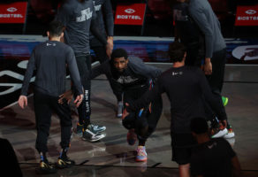 Kyrie Irving cree que es mejor líder ahora que en Cleveland o Boston