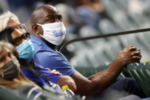 Magic Johnson no descarta regresar a los despachos de la NBA