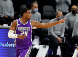 Buddy Hield, jugador que alcanza los 1.000 triples más rápido