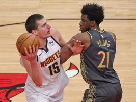 Nikola Jokic acaba con los Bulls