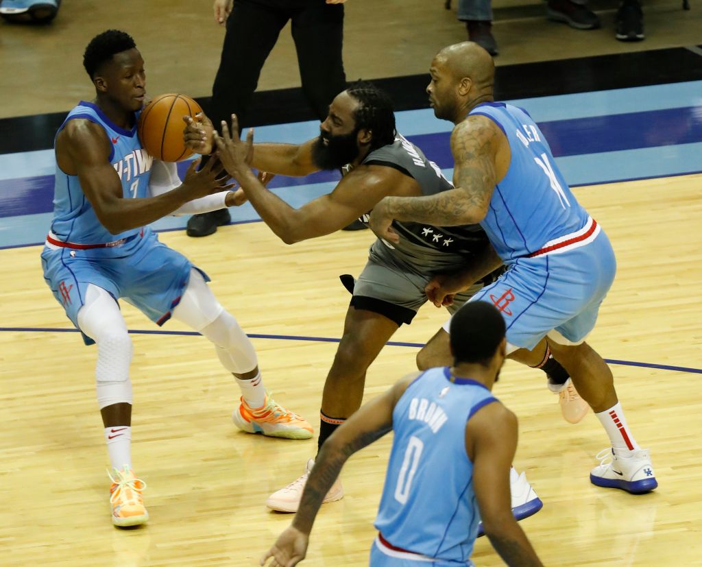 Victoria de los Nets y triple-doble de Harden en su regreso a Houston