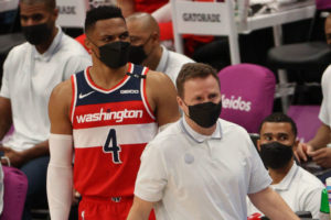 Russell Westbrook quiere que Scott Brooks siga al frente de los Wizards