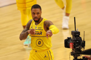 Damian Lillard, cómodo ante la presión de cerrar los partidos