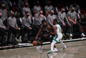 Exhibición anotadora de Kyrie Irving en la victoria de Brooklyn ante Boston
