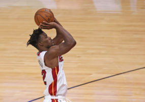 4ª victoria seguida de Miami Heat con 29 puntos de Jimmy Butler
