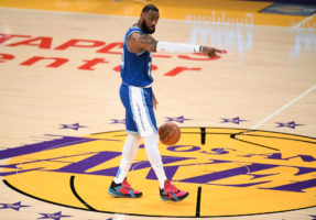 LeBron no baja el ritmo: nuevo triple-doble y nueva victoria