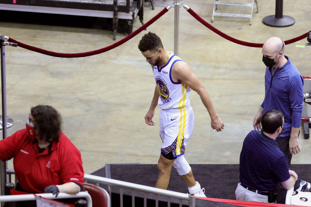 La baja de Stephen Curry se extiende una semana más