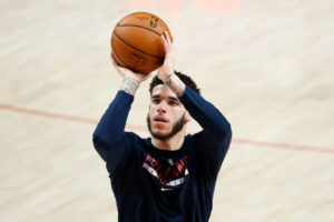 Hawks y Bulls presentan ofertas por Lonzo Ball