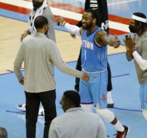 Houston sonríe tras 20 derrotas a costa de unos depresivos Raptors