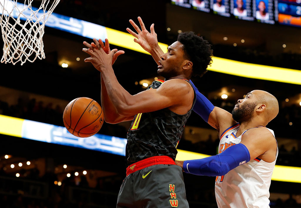 Damian Jones firma un contrato multianual con Sacramento