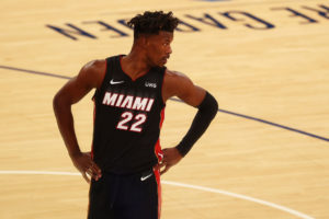 Miami Heat se impone a los Lakers con 28 puntos de Jimmy Butler