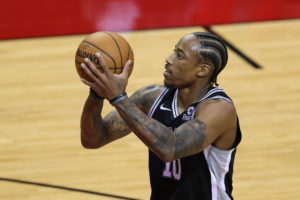 DeMar DeRozan asesta un golpe casi definitivo a los Pelicans